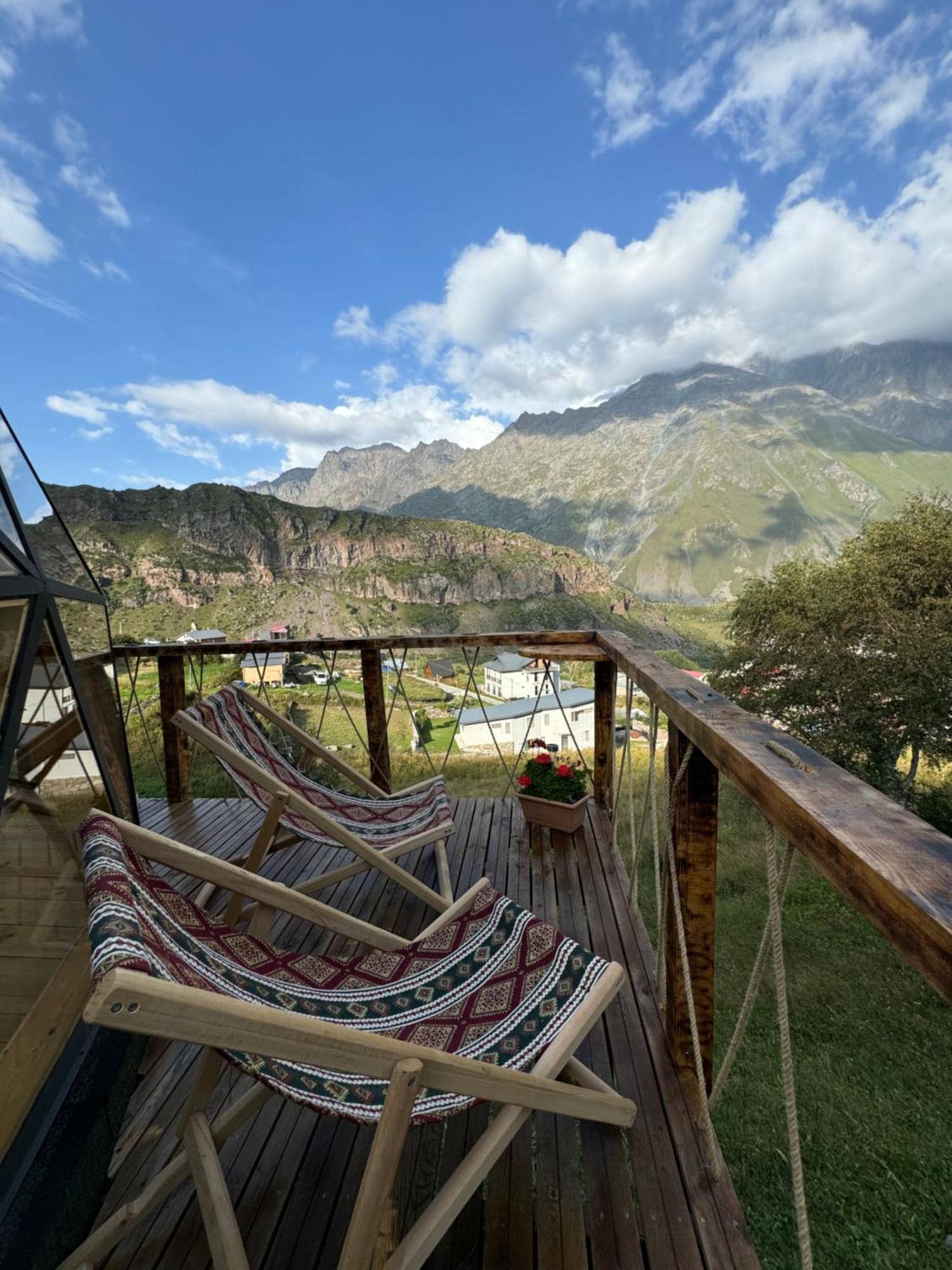 Glamping Emerald Stepantsminda Exterior photo