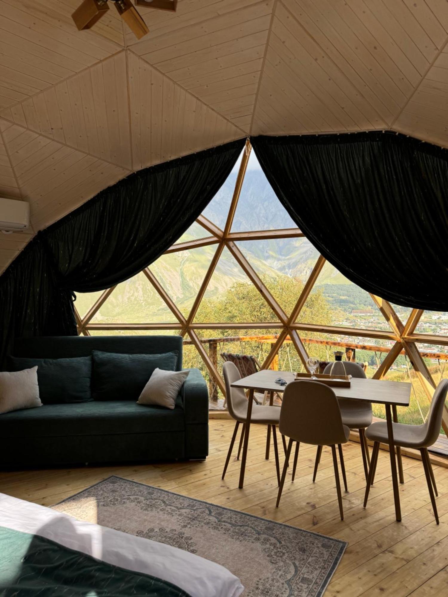 Glamping Emerald Stepantsminda Exterior photo