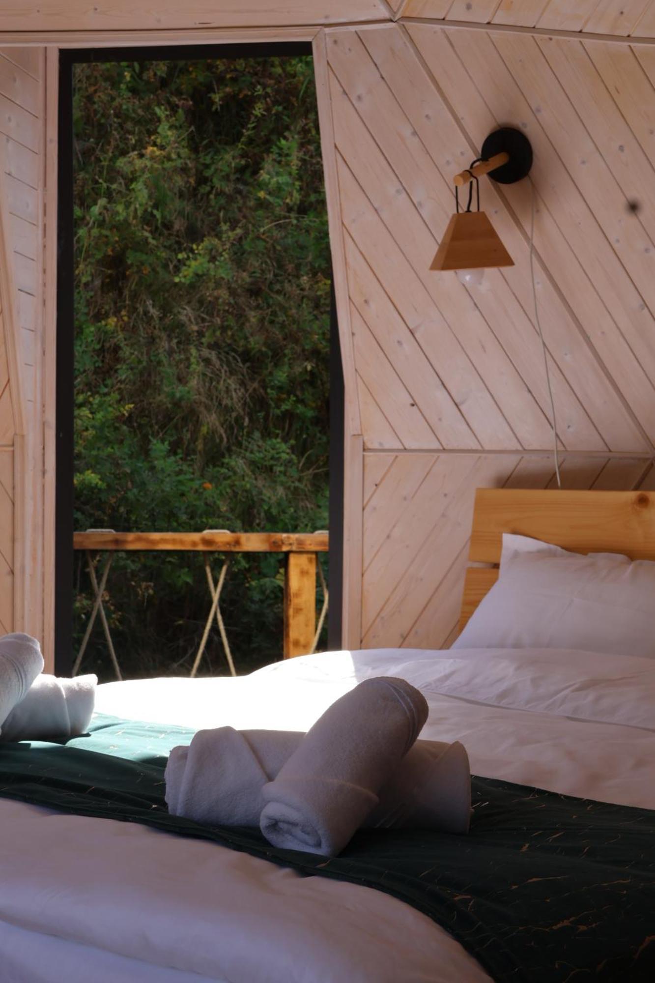 Glamping Emerald Stepantsminda Exterior photo