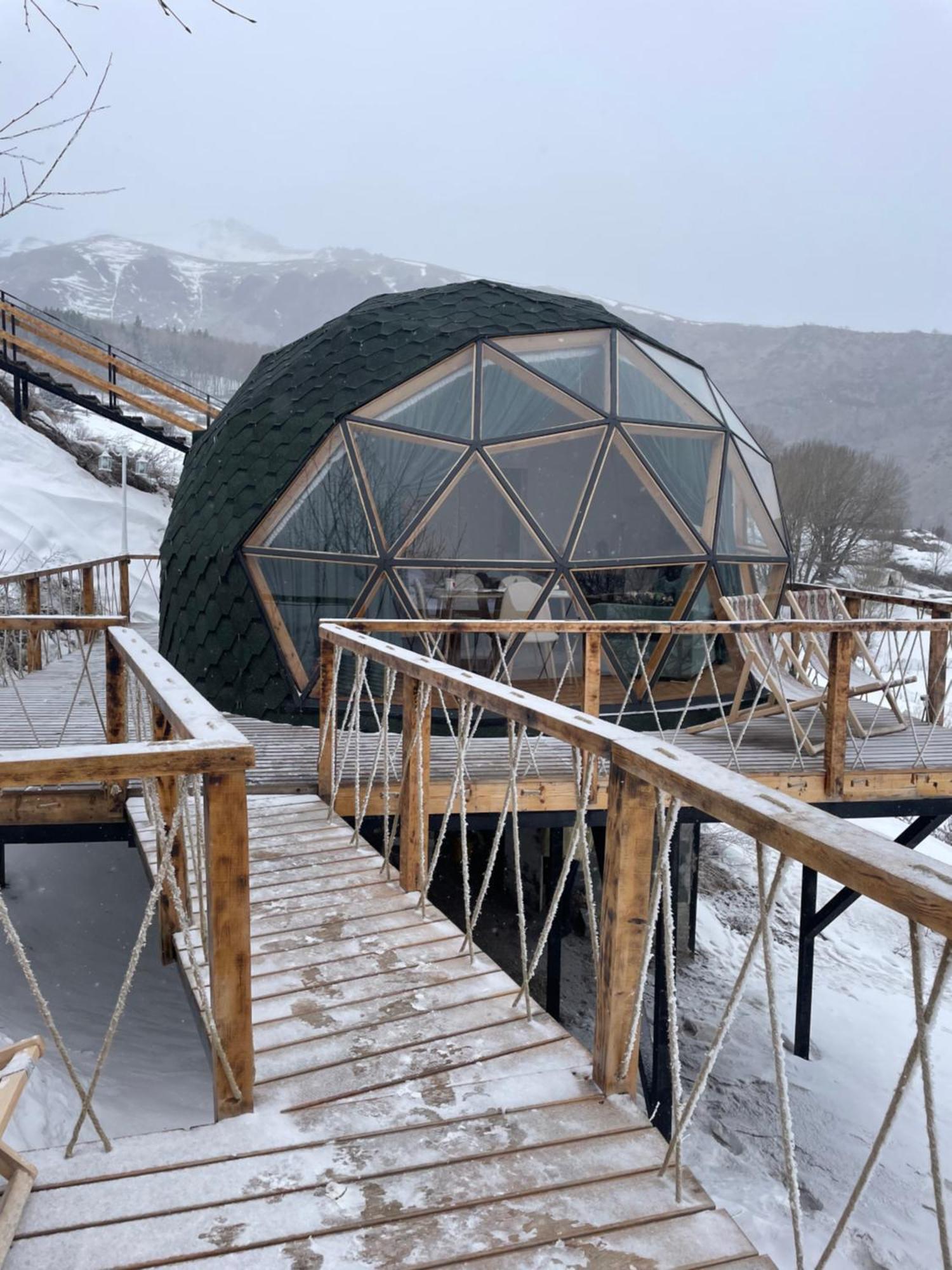 Glamping Emerald Stepantsminda Exterior photo